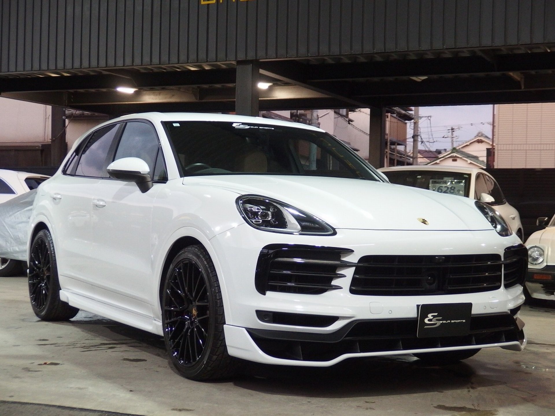 PORSCHE CAYENNE - View 1