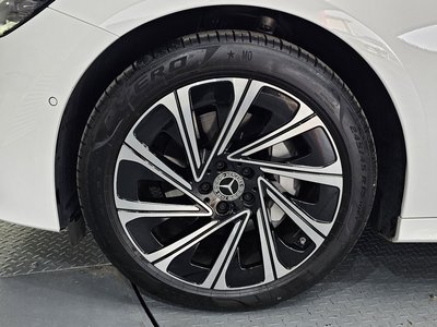 MERCEDES-BENZ E-CLASS - 6