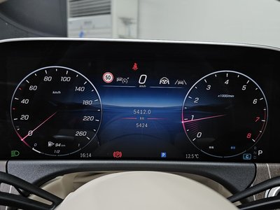 MERCEDES-BENZ E-CLASS - 8