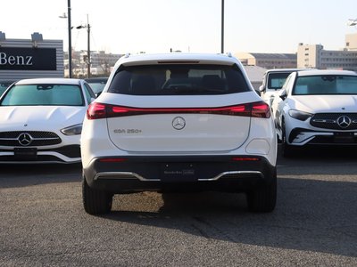 MERCEDES-BENZ EQA - 9