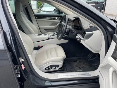 PORSCHE PANAMERA - 10