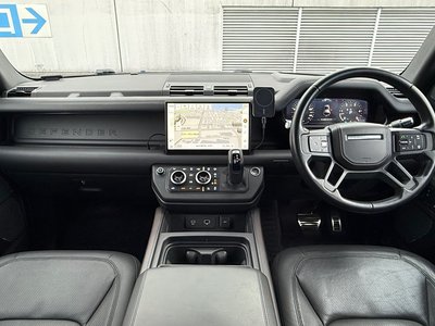 LAND ROVER DEFENDER 110 X 3.0L D300 - 10