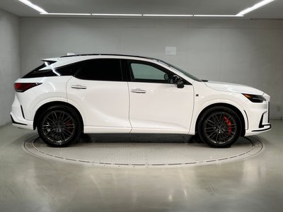 صورة 3 لـ 2023 Lexus RX