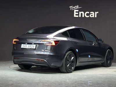 2026 Tesla MODEL 3 — фото 4