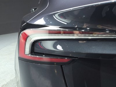 2026 Tesla MODEL 3 — фото 10