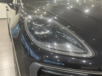 PORSCHE MACAN - 8