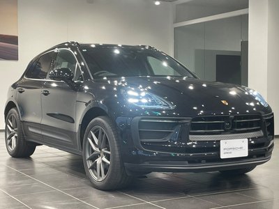 PORSCHE MACAN - 4