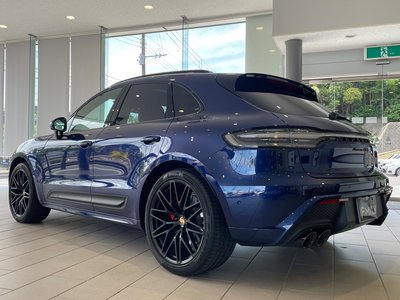 PORSCHE MACAN - 8