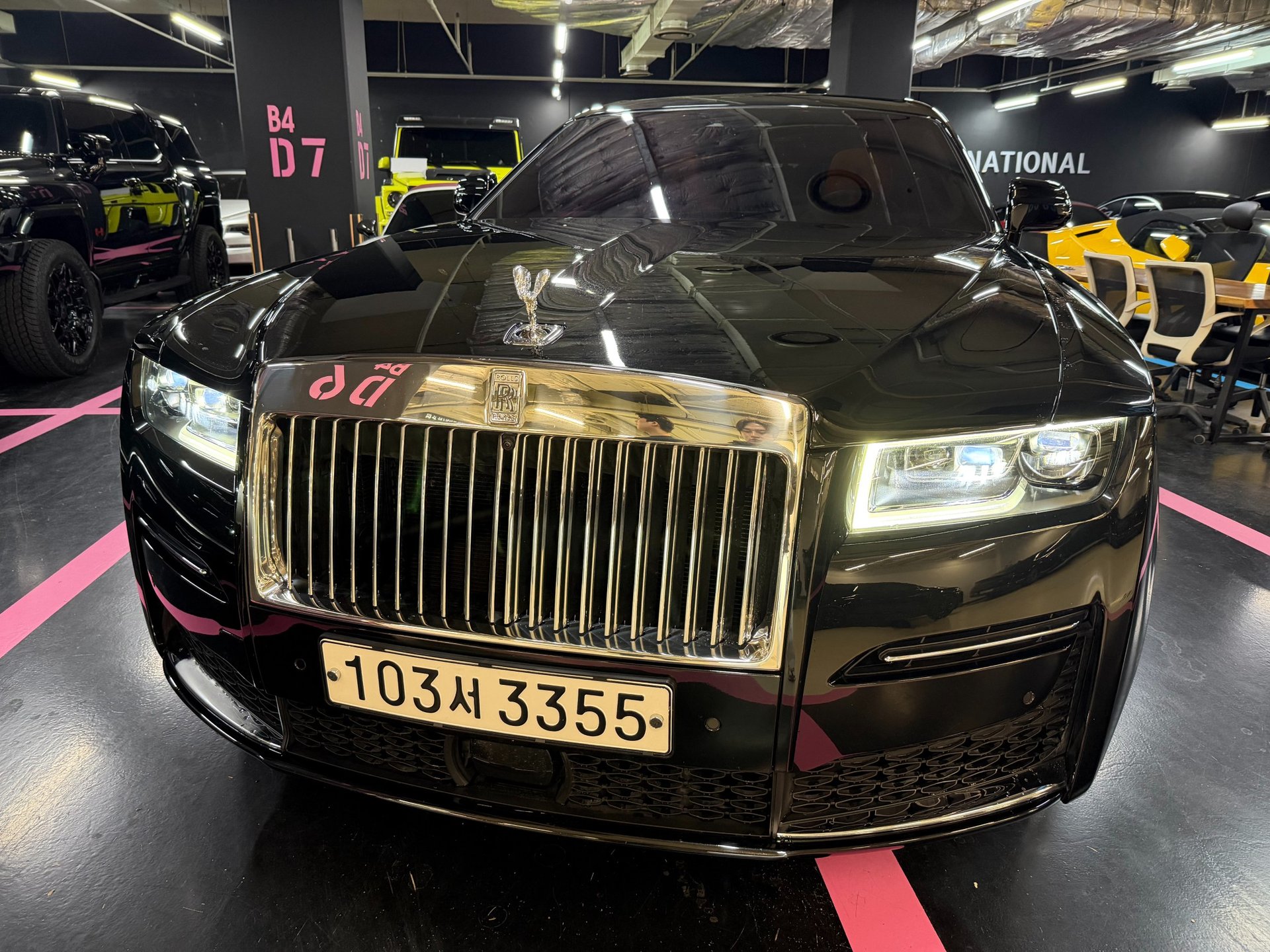 ROLLS ROYCE GHOST - View 1