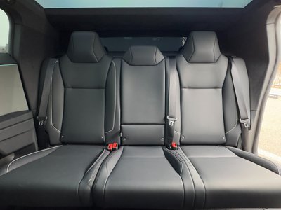 TESLA CYBERTRUCK - 7