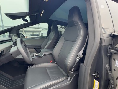 TESLA CYBERTRUCK - 9