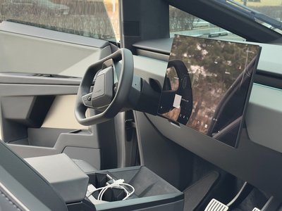 TESLA CYBERTRUCK - 5