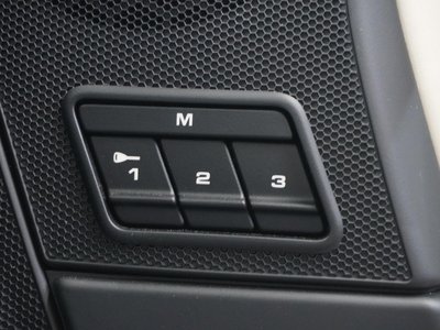 2012 Porsche 911 thumbnail 45