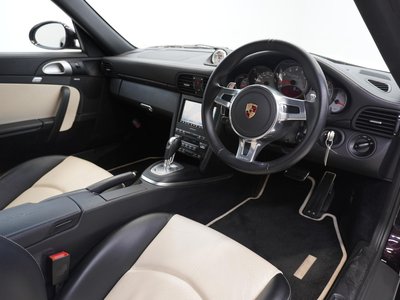 2012 Porsche 911 thumbnail 24