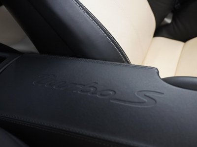 2012 Porsche 911 thumbnail 40
