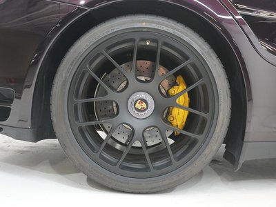 2012 Porsche 911 thumbnail 19