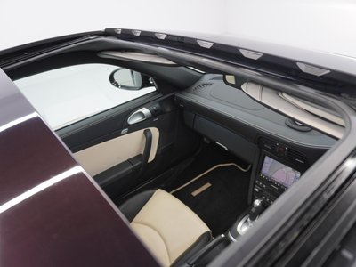 2012 Porsche 911 thumbnail 16