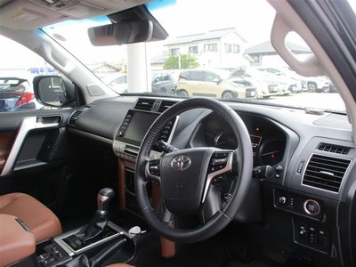 TOYOTA LAND CRUISER PRADO - 3
