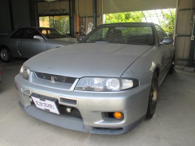 NISSAN SKYLINE GT-R