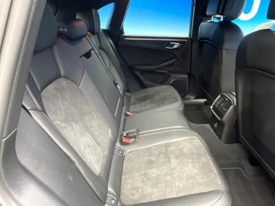 PORSCHE MACAN - 10