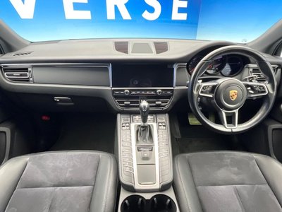 PORSCHE MACAN - 2