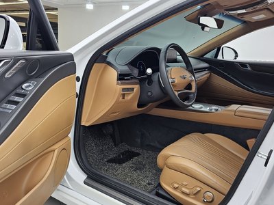 GENESIS G80 (RG3) - 10