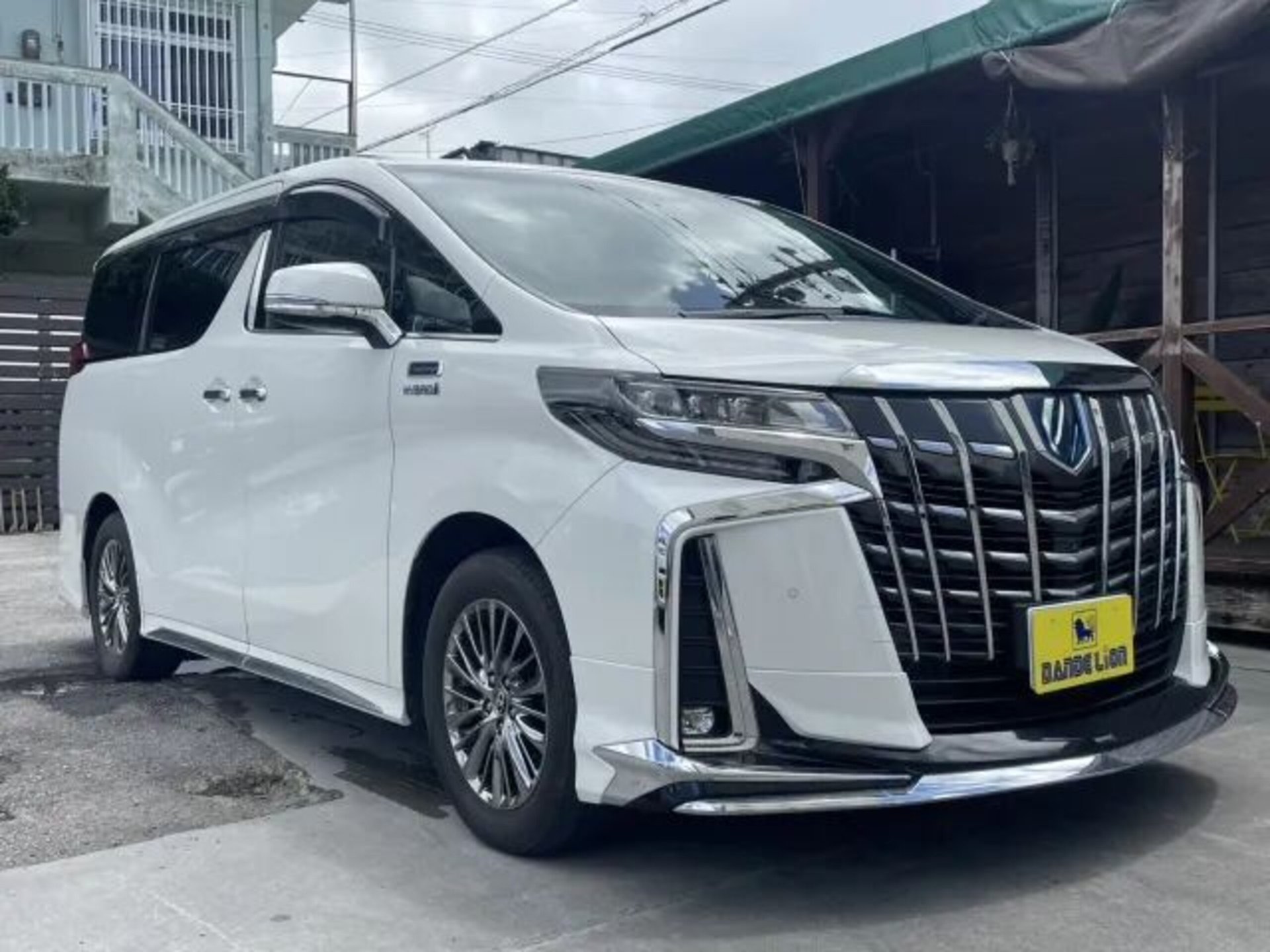 TOYOTA ALPHARD - View 1