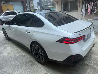 BMW 5 SERIES - 1