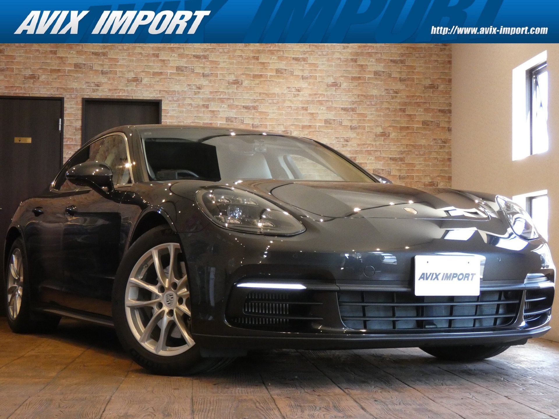 PORSCHE PANAMERA - View 1