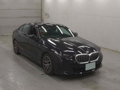 BMW 5 SERIES - 1