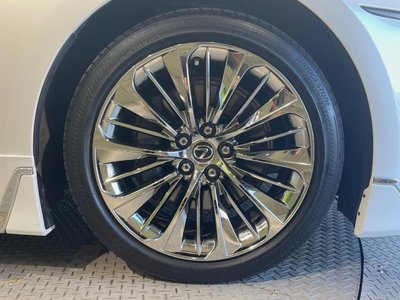 صورة مصغرة 22 لـ 2018 Lexus LS