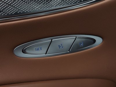 2021 Genesis GV70 thumbnail 37