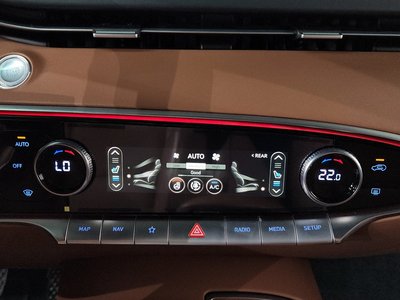 2021 Genesis GV70 thumbnail 26