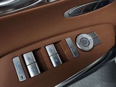 2021 Genesis GV70 thumbnail 30