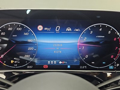 MERCEDES-BENZ E-CLASS - 8