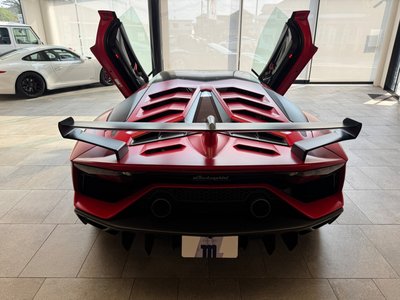LAMBORGHINI AVENTADOR - 8