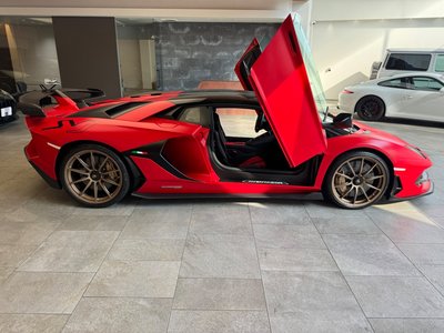 LAMBORGHINI AVENTADOR - 4