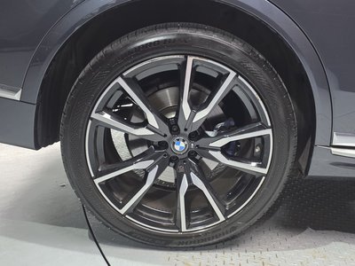 2021 BMW X7 photo 6