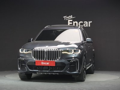 2021 BMW X7 photo 2