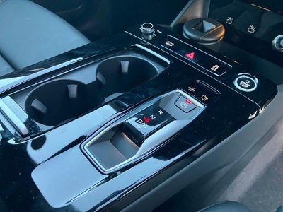 2025 AUDI Q6 E-TRON thumbnail 26