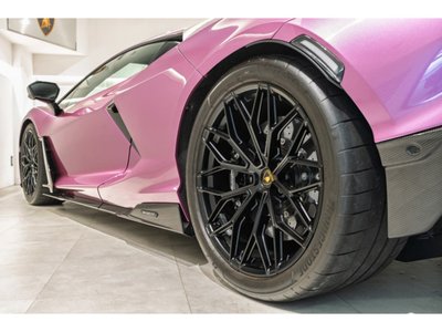 2025 Lamborghini REVUELTO — миниатюра 13