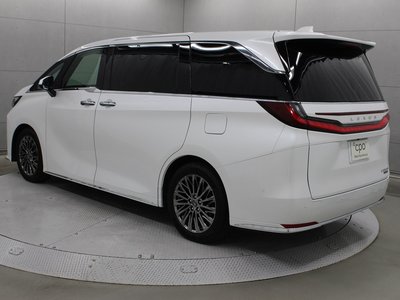 صورة 2 لـ 2025 Lexus LM