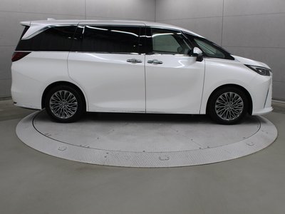 صورة 4 لـ 2025 Lexus LM