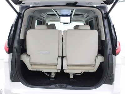 صورة 6 لـ 2025 Lexus LM