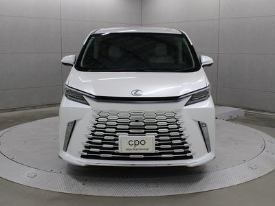 صورة 5 لـ 2025 Lexus LM