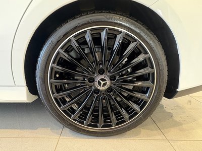 MERCEDES-BENZ CLA - 8