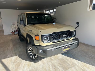 TOYOTA LAND CRUISER 70 - 1