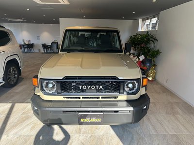 TOYOTA LAND CRUISER 70 - 5