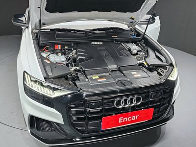 AUDI Q8 - 7