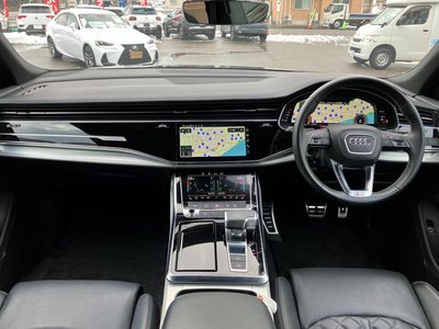 AUDI Q8 - 5